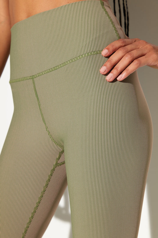 Lotus 2-Tone 7/8 Legging